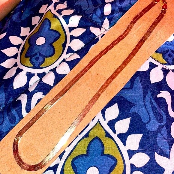 14ct. Yellow gold herring bone necklace.. 20 in long..in great shape - Picture 7 of 8